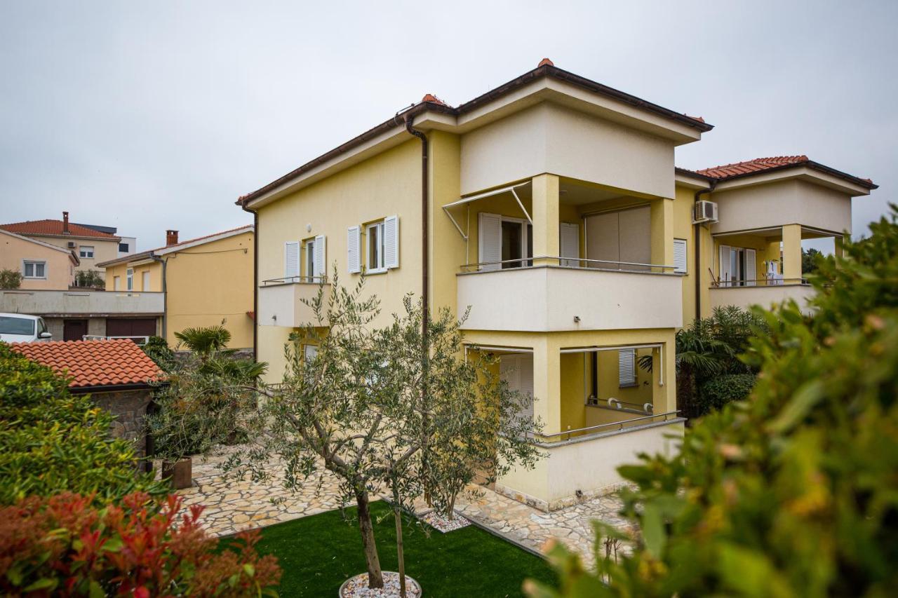 Golden Hope 4+1 Apartment Krk Krk Town Extérieur photo
